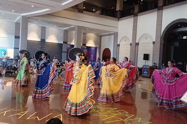 Ballet Folklorico 10-22